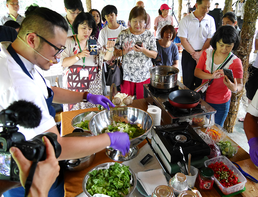 36主廚料理秀.jpg - 台中新社白冷圳、阿亮香菇園、百菇莊