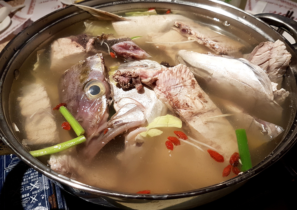 11鮮魚湯.jpg - 新竹金運海鮮