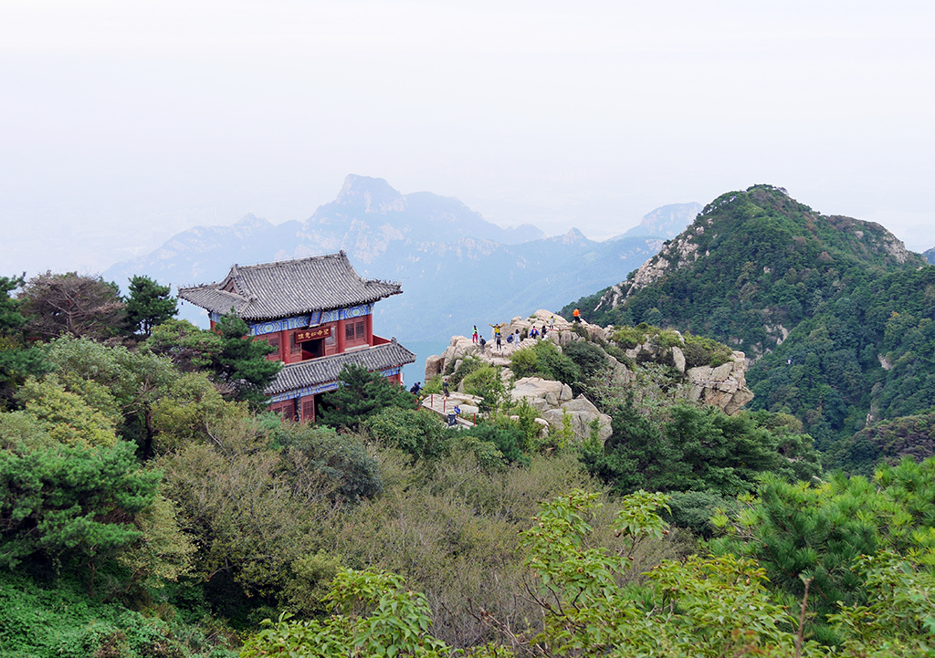 聖母如意鐘.jpg - 五嶽之首泰山