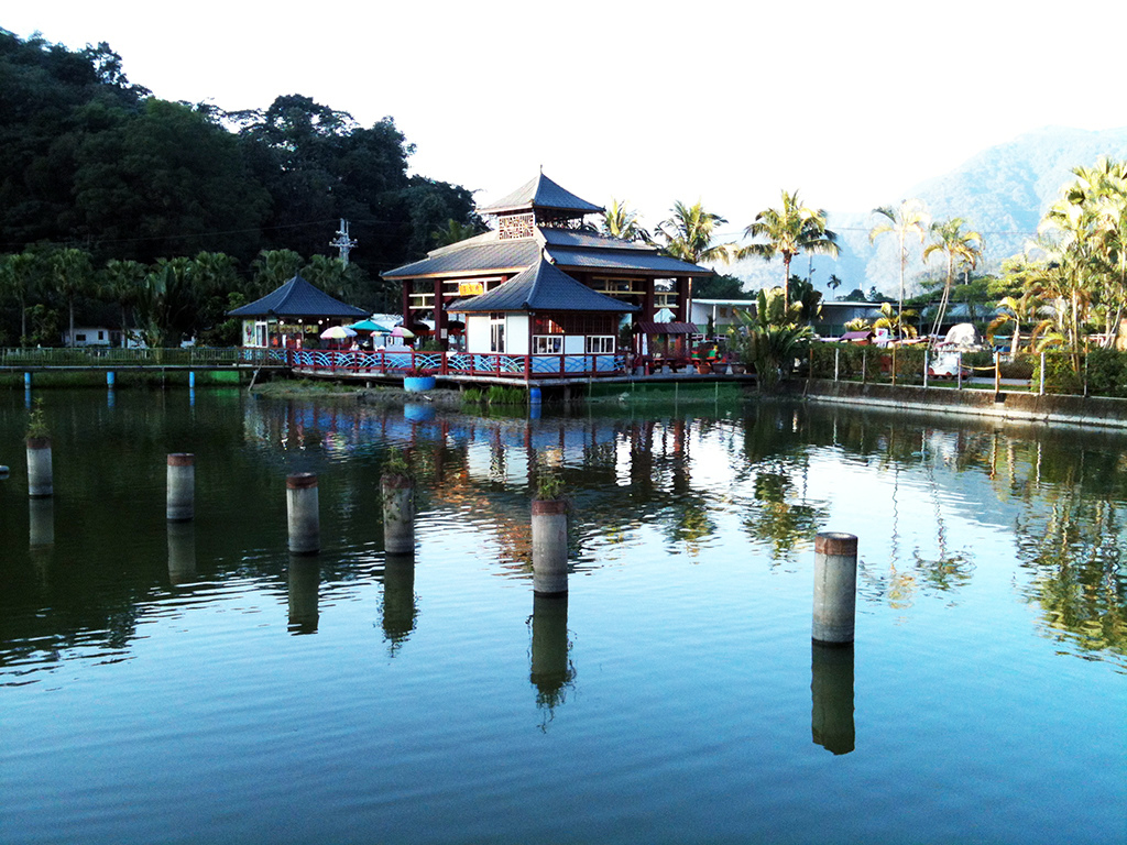 埔里鯉魚潭風景區 / 流傳七大吉穴傳說 / 南投縣埔里鎮