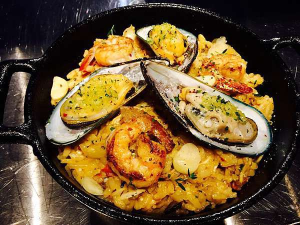 番紅花海鮮燉飯 Sea Food Paella With Saffron Pushpin 圖釘餐酒 Epa Studio 料理日常 痞客邦 番紅花海鮮燉飯 Sea Food Paella With Saffron Pushpin 圖釘餐酒 Epa Studio 料理日常 痞客邦