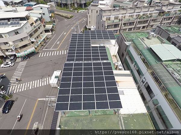 台中太平便利商店屋頂型太陽能.jpg