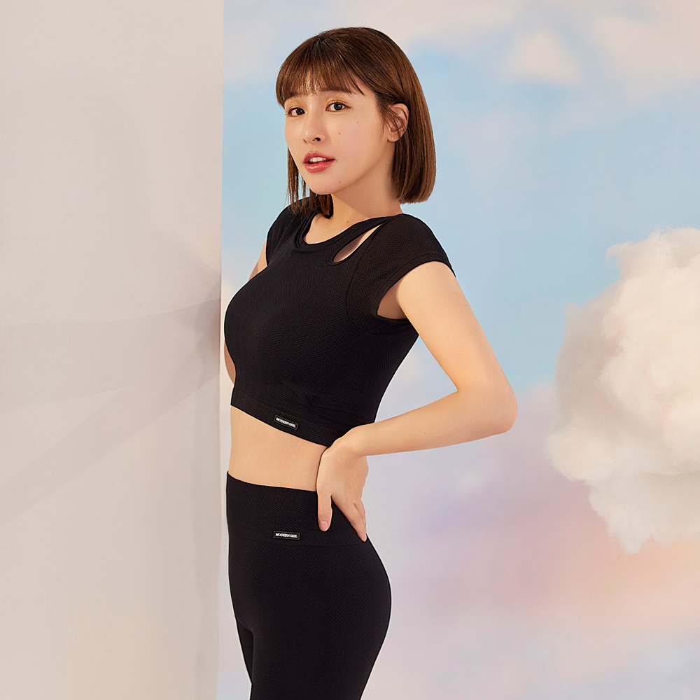 【2024AW】QQ雲 固定式罩杯短袖上衣(黑)-4.jpg