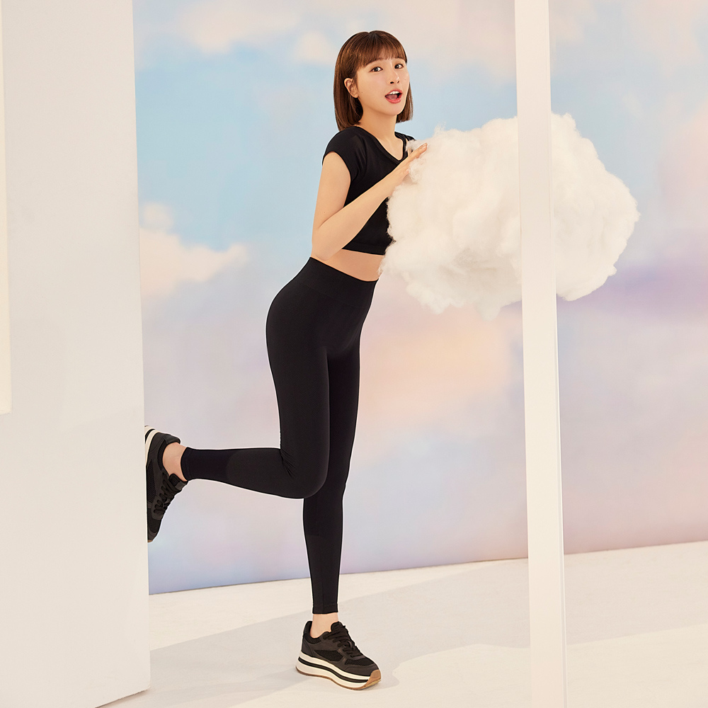 【2024AW】QQ雲 固定式罩杯短袖上衣(黑)-5.jpg