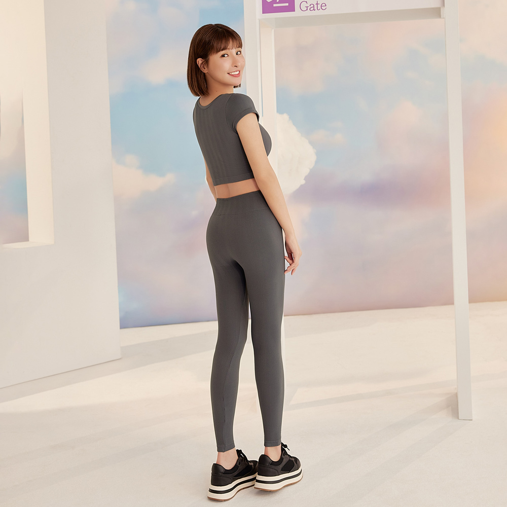 【2024AW】QQ雲 固定式罩杯短袖上衣(鐵石灰)-3.jpg