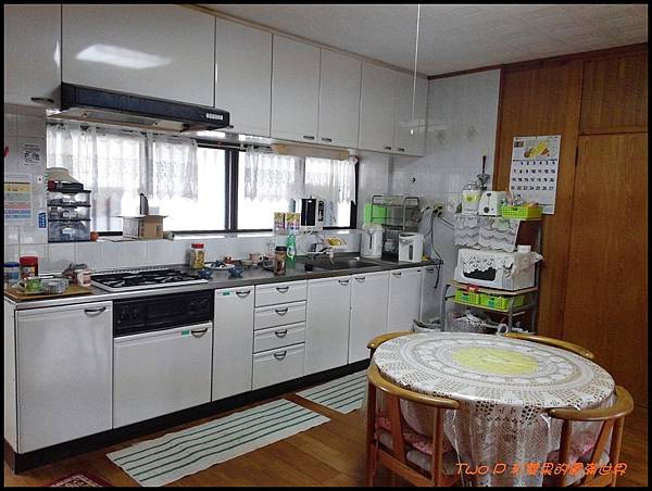 cats37-1.jpg cats37-1.jpg