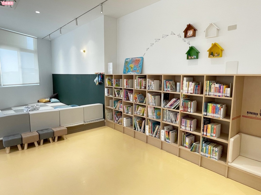 【新竹親子景點】新竹市圖書館關東分館，幼兒遊戲區童書與玩具好