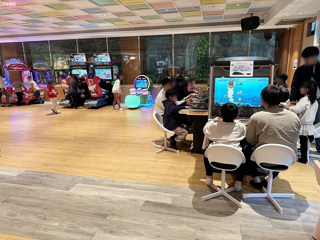 【新北親子住宿】薆悅酒店野柳渡假館，野柳海洋公園對面，遊戲室