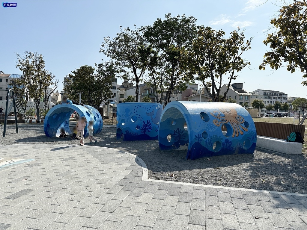 【台南親子公園】港濱歷史公園特色遊戲場，大量鯨魚與海洋生物彩