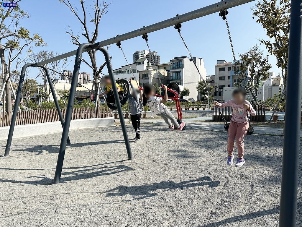 【台南親子公園】港濱歷史公園特色遊戲場，大量鯨魚與海洋生物彩