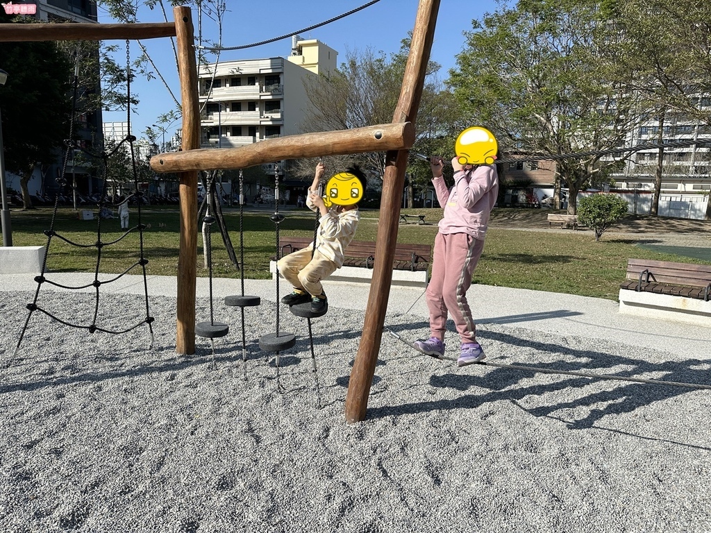 【新竹親子景點】竹北兒九傑克小路公園 ~快速的豆莖溜滑梯與木