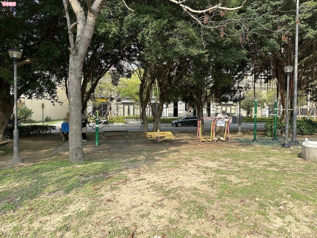 【新竹親子公園】竹北高鐵兒十一公園-音符遊戲場，雙全罩式溜滑