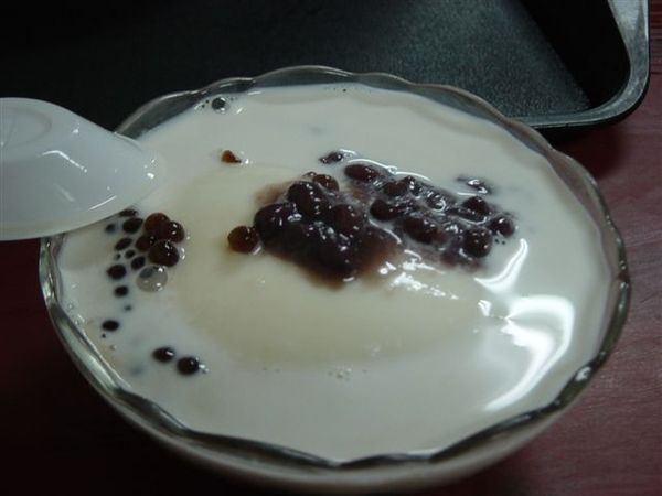 同記豆花,新出的可以加牛奶