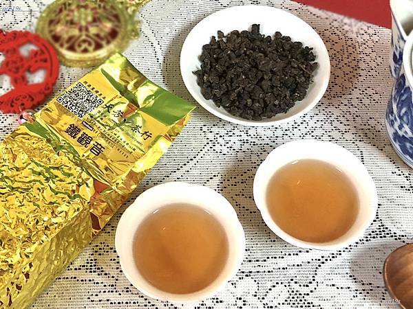 開箱，傳承三峽百年茶園「天芳茶行」焙火鐵觀音｜古法獨創韻焙工