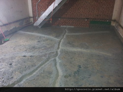 又見高手再出招 中壢市沈小姐地下室滲水整治實例 天阿 我把水池變乾了 Basement Waterproofing Negative Side Waterproofing 酷哥的窩 矽酸質壁癌處理ˋ防水工程