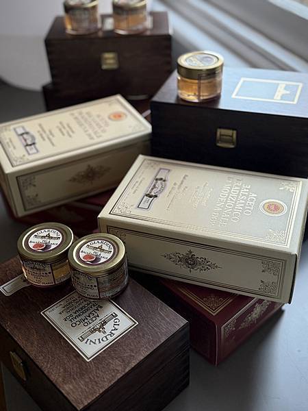 【 可食用的藝術品 傳承百年的歷史- ”說服裝置” 食物的隱