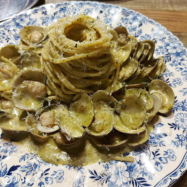 【美食】【台中北區】宅JAI 一中店｜森林系餐廳，一中街必吃