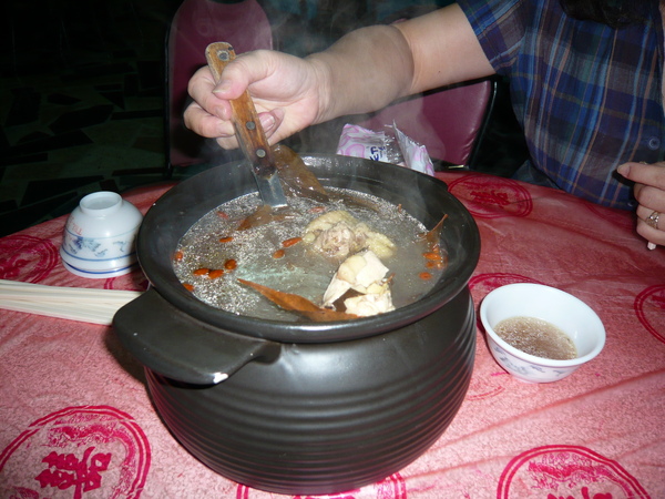 第一天晚餐~香椿雞湯