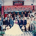 爸媽結婚照.jpg