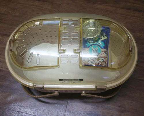 IRIS外出籠--另一邊開口可以放東西