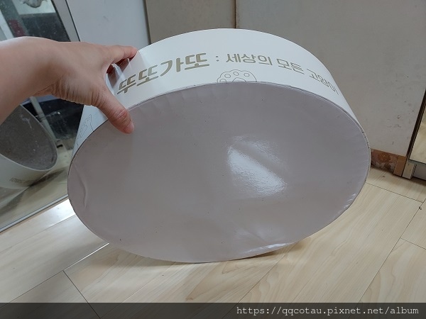 【貓咪玩具】實用又好玩的貓抓盆(底部不會掉屑喔!) 【貓咪玩具】實用又好玩的貓抓盆(底部不會掉屑喔!)