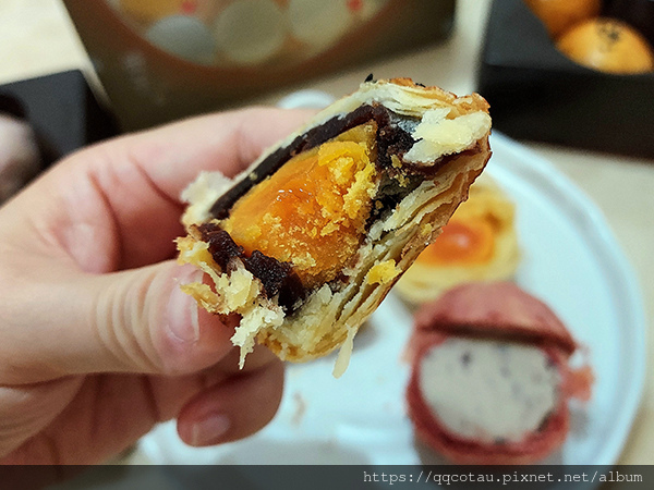 【2024中秋禮盒推薦】冊子月餅冊子中秋節禮盒(蛋黃酥&流 【2024中秋禮盒推薦】冊子月餅冊子中秋節禮盒(蛋黃酥&流