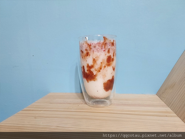 【特調飲料】草莓特調~草莓果粒特濃阿薩姆奶茶 【特調飲料】草莓特調~草莓果粒特濃阿薩姆奶茶