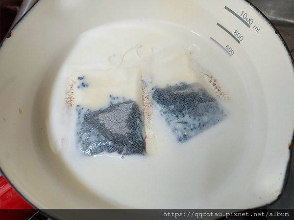 【特調飲料】草莓特調~草莓果粒特濃阿薩姆奶茶 【特調飲料】草莓特調~草莓果粒特濃阿薩姆奶茶