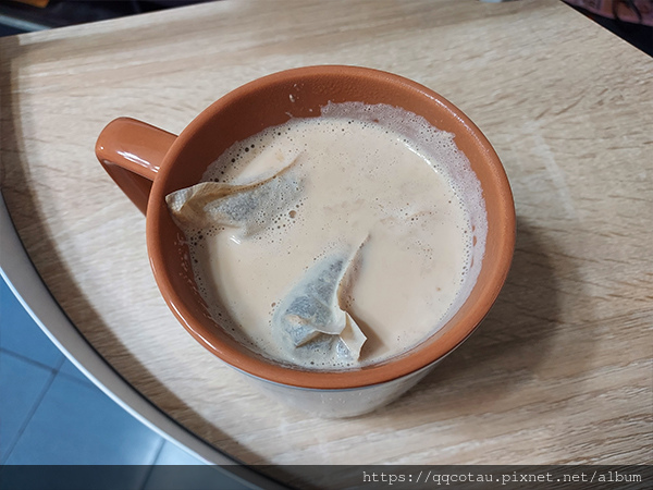 【特調飲料】草莓特調~草莓果粒特濃阿薩姆奶茶 【特調飲料】草莓特調~草莓果粒特濃阿薩姆奶茶