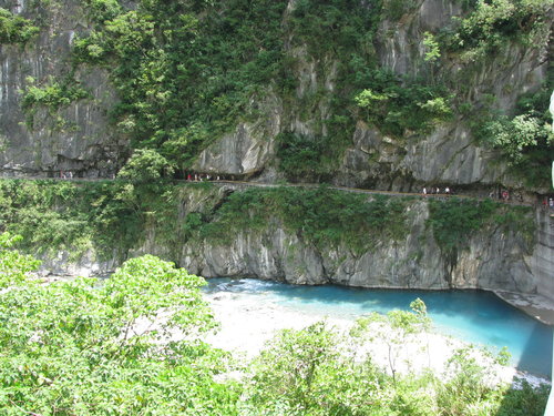 遠看砂卡礑步道