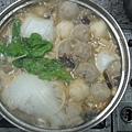 韓式泡菜不夠多，所以火鍋沒有很紅，不過依舊是好吃!