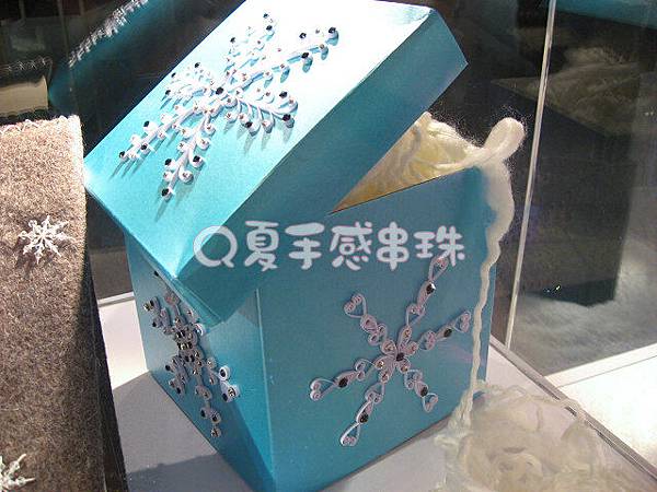 SNOWFLAKE BOX Design by Elizabeth Moad From Great Britain