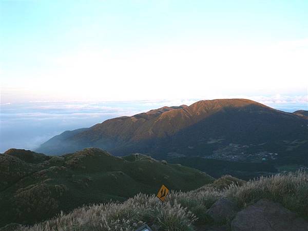 早安，大屯山