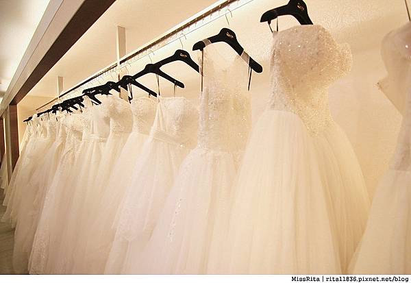 尋找屬於你獨一無二的手工婚紗|台中婚紗推薦|Queena Wedding|昆娜經典婚紗 台中婚紗推薦|Queena|昆娜婚紗|Queena婚紗|手工禮服|手工禮服推薦|台中禮 服|租禮服|拍婚紗|PRONOVIAS|手工婚紗|新秘|新娘秘書|婚攝|婚禮攝影| 結婚|婚紗照|婚紗攝影|婚紗|禮服|結婚|結婚照|婚紗工作室|工作室