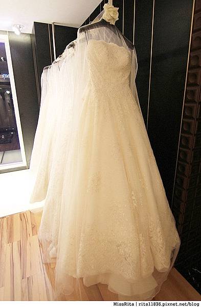 尋找屬於你獨一無二的手工婚紗|台中婚紗推薦|Queena Wedding|昆娜經典婚紗 台中婚紗推薦|Queena|昆娜婚紗|Queena婚紗|手工禮服|手工禮服推薦|台中禮 服|租禮服|拍婚紗|PRONOVIAS|手工婚紗|新秘|新娘秘書|婚攝|婚禮攝影| 結婚|婚紗照|婚紗攝影|婚紗|禮服|結婚|結婚照|婚紗工作室|工作室