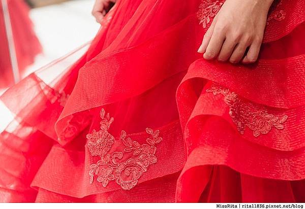 尋找屬於你獨一無二的手工婚紗|台中婚紗推薦|Queena Wedding|昆娜經典婚紗 台中婚紗推薦|Queena|昆娜婚紗|Queena婚紗|手工禮服|手工禮服推薦|台中禮 服|租禮服|拍婚紗|PRONOVIAS|手工婚紗|新秘|新娘秘書|婚攝|婚禮攝影| 結婚|婚紗照|婚紗攝影|婚紗|禮服|結婚|結婚照|婚紗工作室|工作室