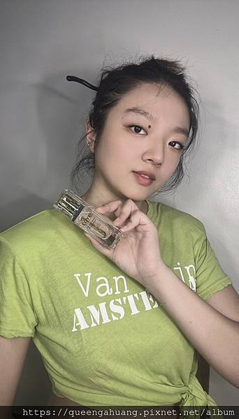 溫和煥膚+全天亮白！LOYE樂妍外泌體A醇抗皺金萃＋維C酵母