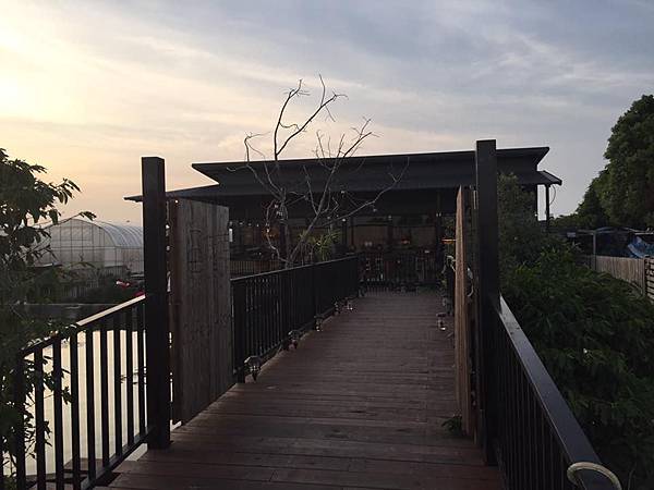 071602.jpg 071602.jpg