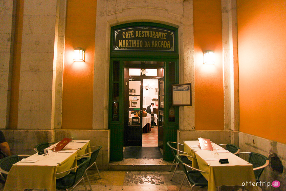 葡萄牙里斯本餐廳推薦 Martinho da arcada 236年歷史的葡式餐廳