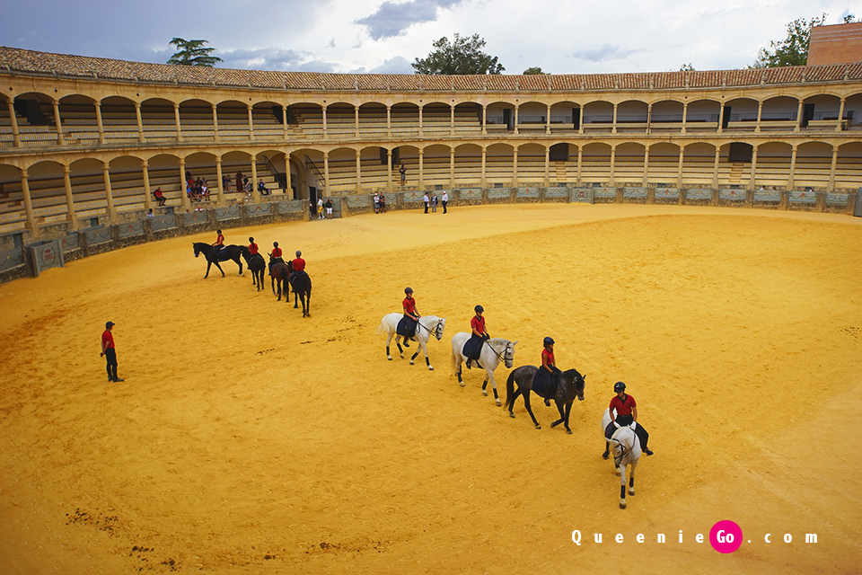 在龍達鬥牛場‭（Plaza de Toros de Ronda）遇上古典式馬術表演‬