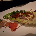 蘿美生菜包著親子握壽司和炙壽司