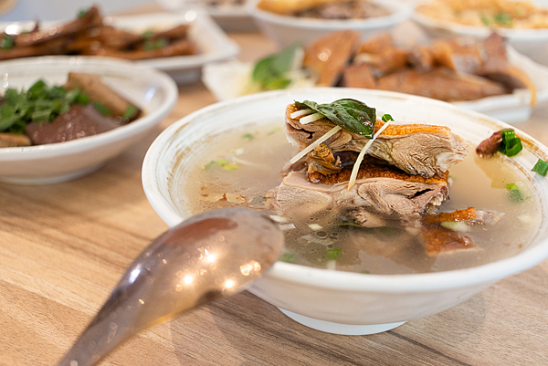 【雲林虎尾美食】偶鵝嚐嚐鵝肉專賣店，新鮮肥美每日溫體鵝直送，