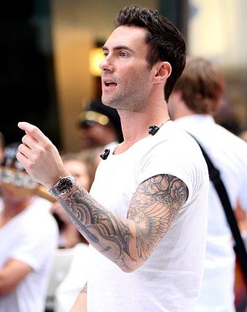 adammaroon-5-perform-live-today-show-13.jpg