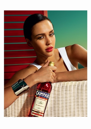 調整大小jessica-alba-campari-11.jpg