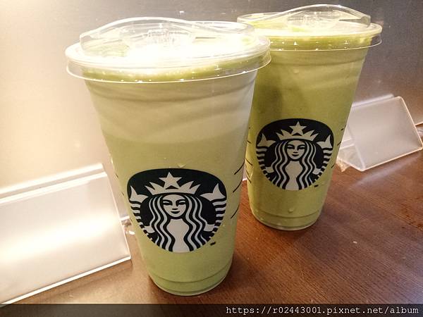 [食記]星巴克咖啡(STARBUCKS)甜點-醇濃抹茶那堤​