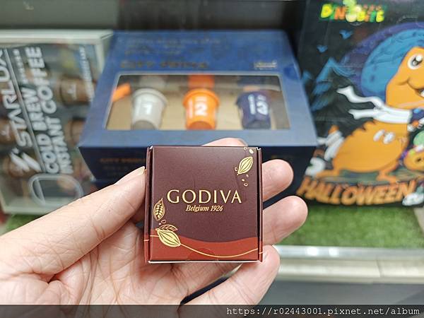 [食記]7-11的GODIVA迦納熱巧克力(限量磁鐵贈品出問