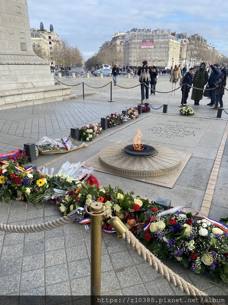 巴黎凱旋門＆香榭麗舍大街Arc de triomphe de l%5CÉtoile＆Avenue des Champs-Élysées，或稱les Champs-Élysées (13).JPG