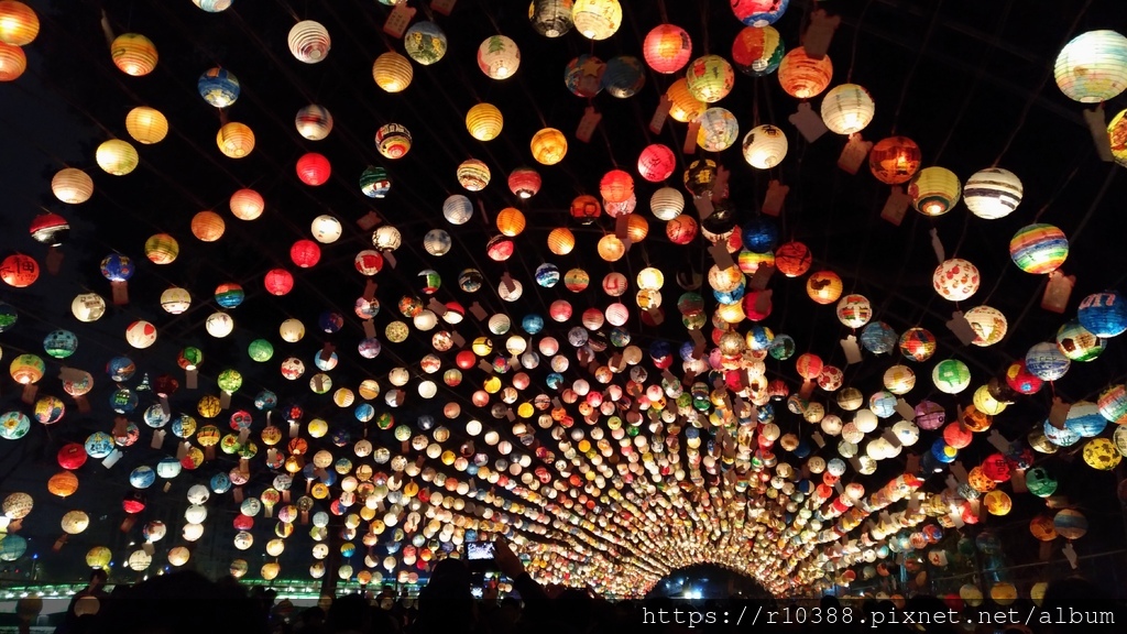 元宵節高雄愛河煙火The Lantern Festival fireworks at Love River, Kaohsiung5.jpg