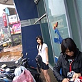 冒雨前去的下場