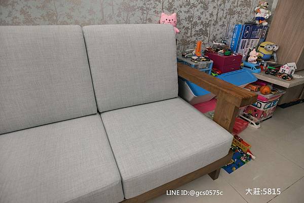 台北市客戶周小姐柚木椅訂做新椅墊
